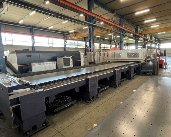"BYSTRONIC" CO2 LASER CUTTING MACHINE