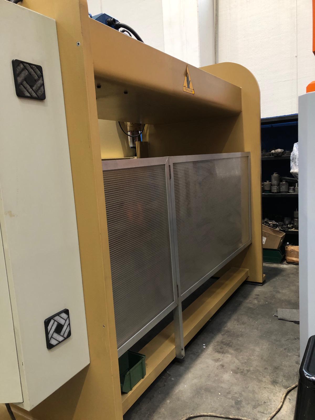 PRESSA PIEGATRICE "F.LLI FARINA" USATA 6 PRESSA PIEGATRICE "F.LLI FARINA" USATA - immagine 6