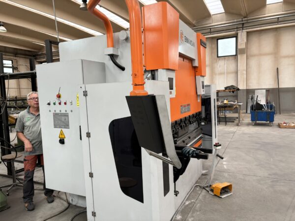 PRESSA PIEGATRICE  "ERMAKSAN" MOD. POWER-BEND USATA - immagine 4