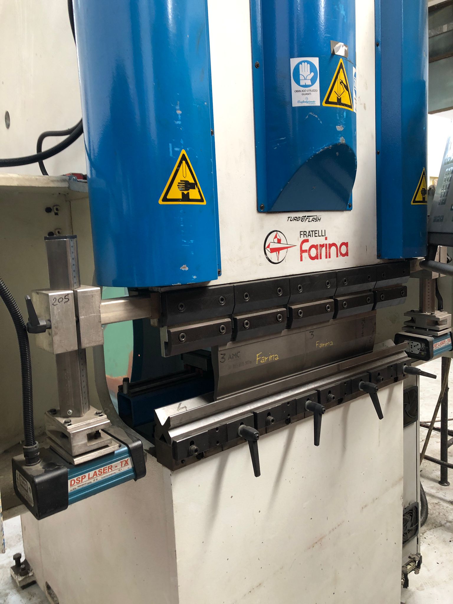 PRESSA PIEGATRICE "FARINA" MOD. JUNIOR USATA 2 PRESSA PIEGATRICE FARINA JUNIOR