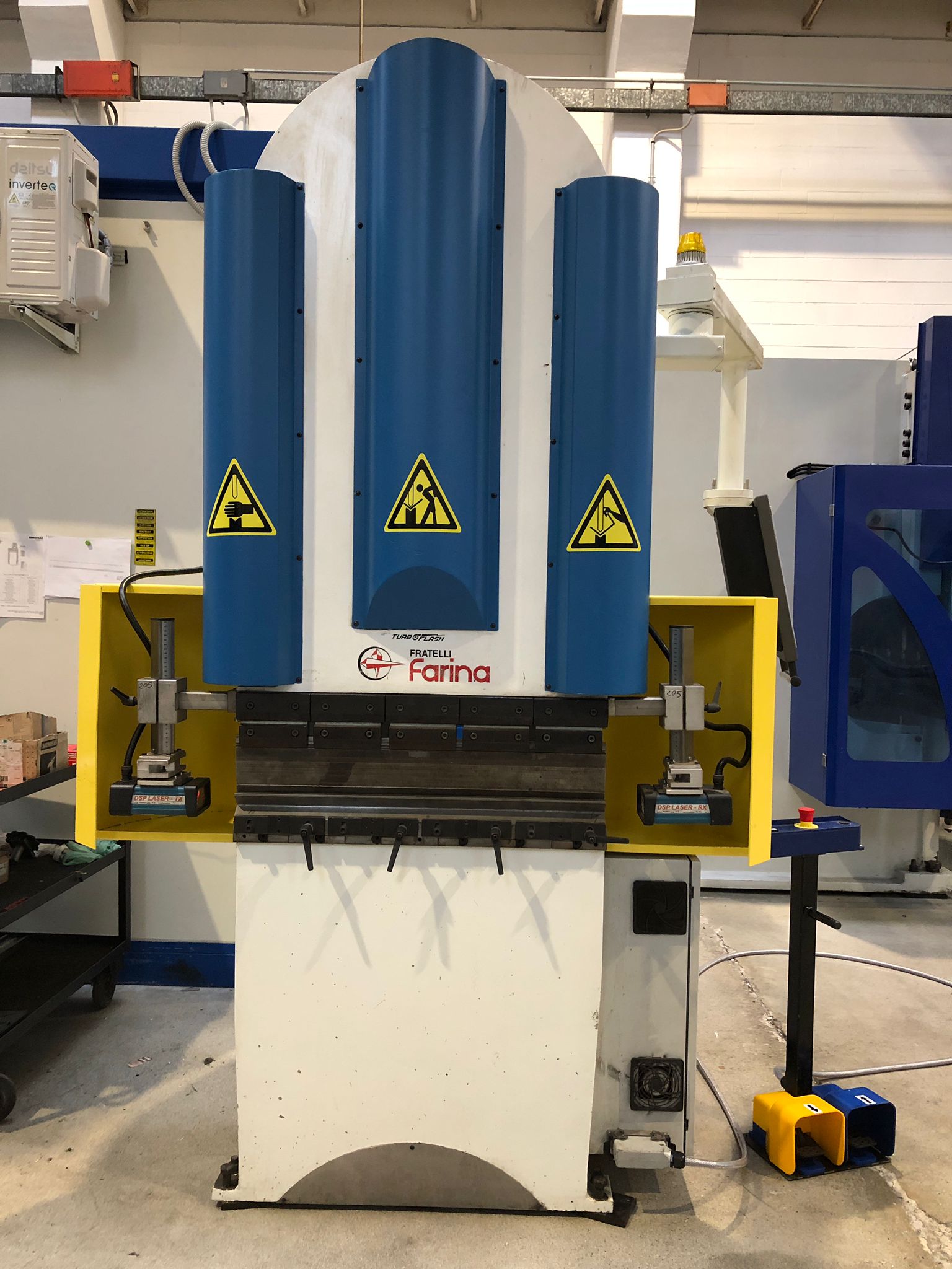 PRESSA PIEGATRICE "FARINA" MOD. JUNIOR USATA 1 PRESSA PIEGATRICE FARINA JUNIOR