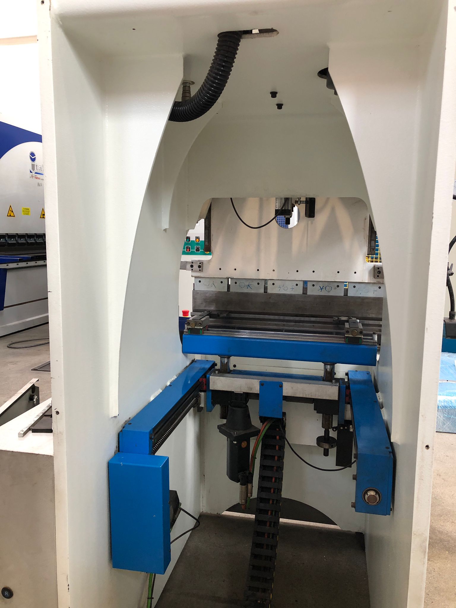 PRESSA PIEGATRICE "FARINA" MOD. JUNIOR USATA 7 PRESSA PIEGATRICE FARINA JUNIOR