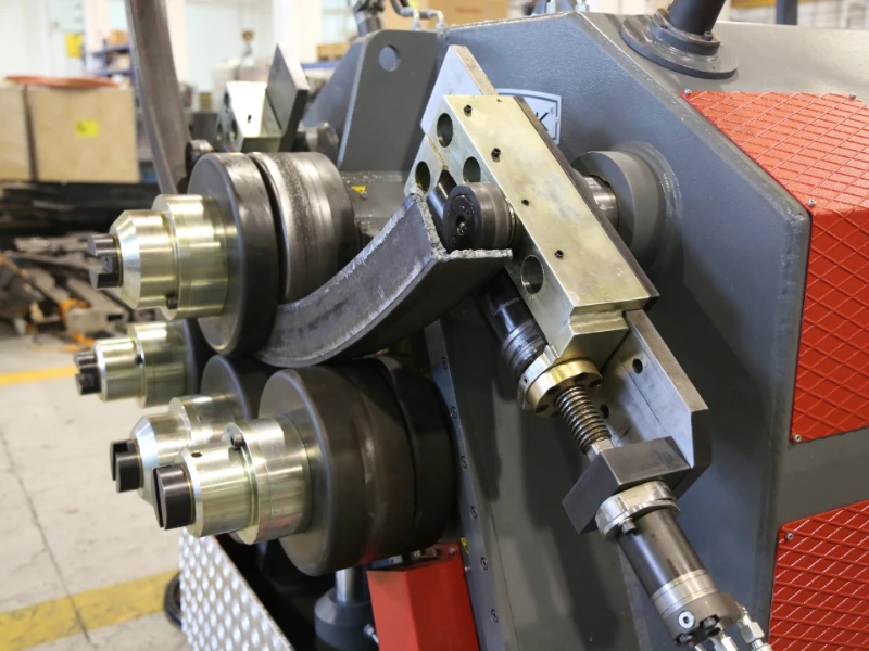 curva-profili-cnc-o-curvatubi-manuale