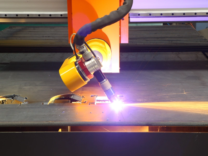 macchine-per-il-taglio-lamiera-utensili-e-industriali